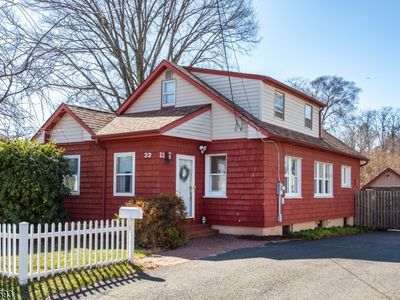 22 Delmar Ave, Morris Plains, NJ, 07950