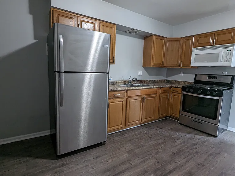 304 Hankes Ave #1 — Photo 8