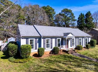 222 Sunnywood Ln, Charlotte, NC 28270