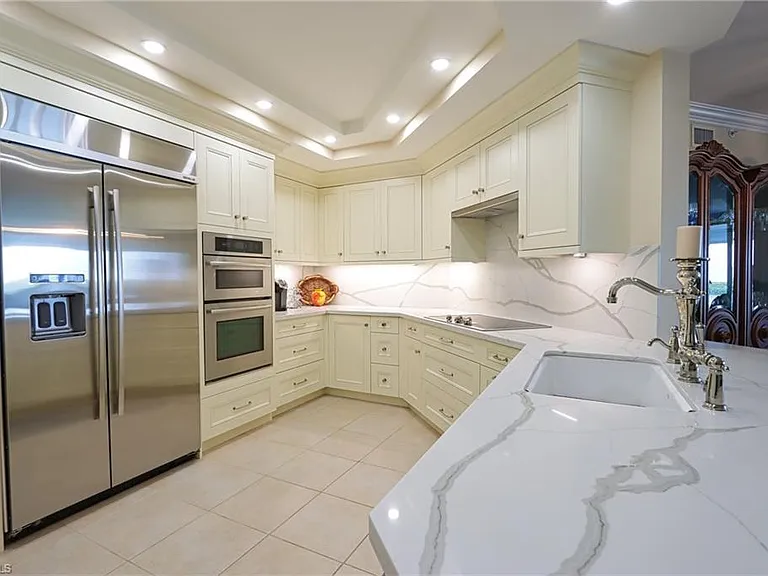 60 Seagate Dr #402 — Photo 8