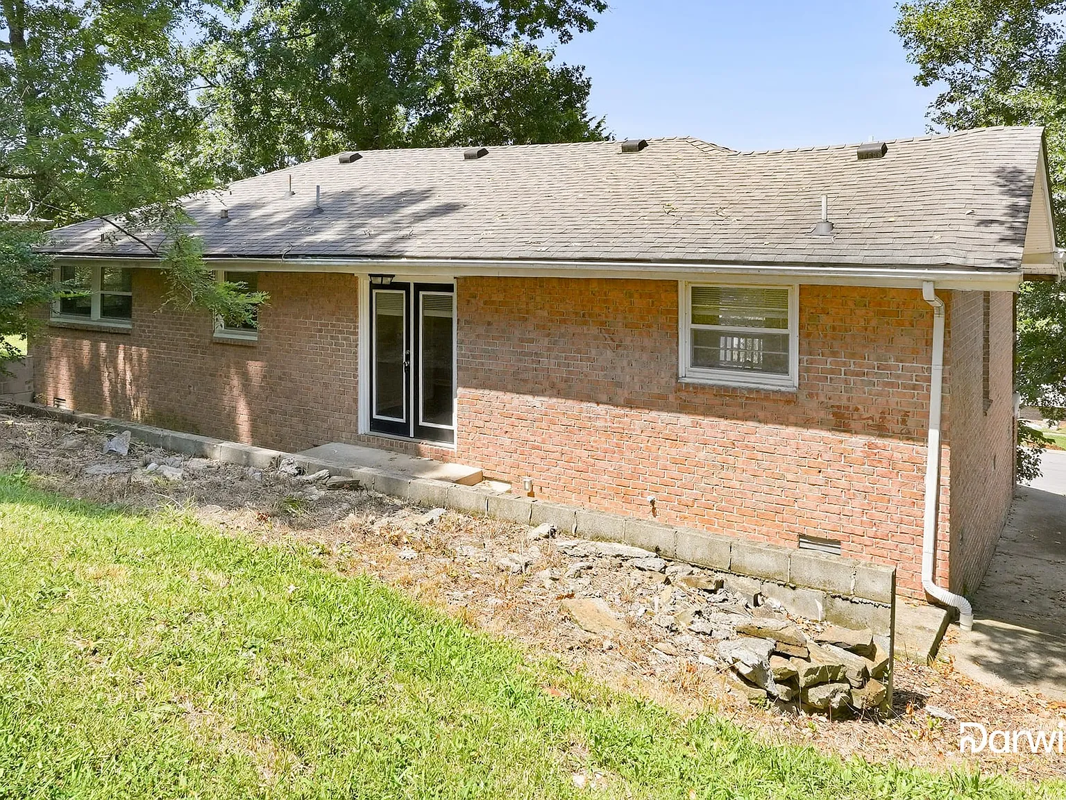 3 bed, 2.0 bath, 1306 sqft, $1,845 — Photo 1