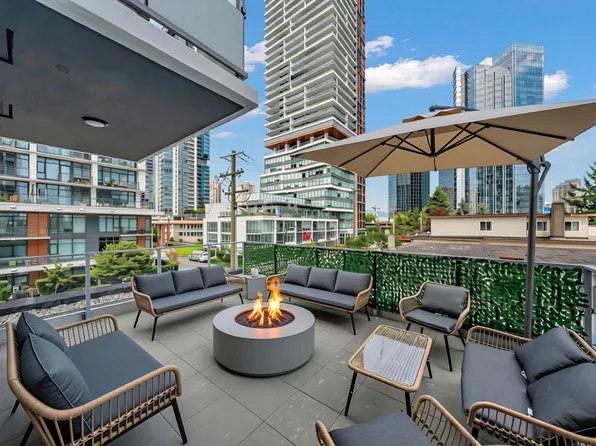 6608 Sussex Ave #304, Burnaby, BC V5H 3B1