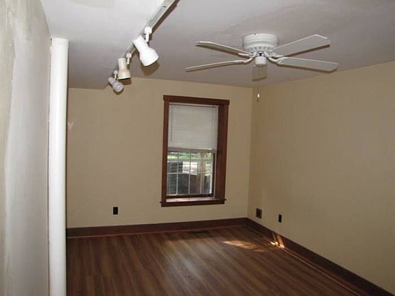 Bed room