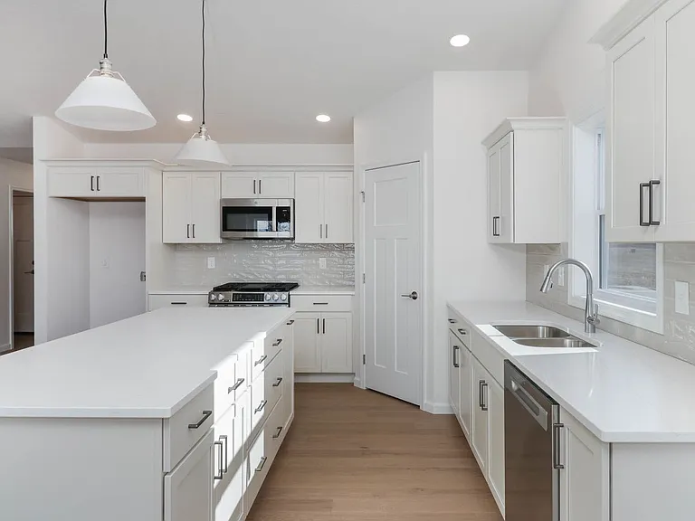 2503 Treeline Dr — Photo 7