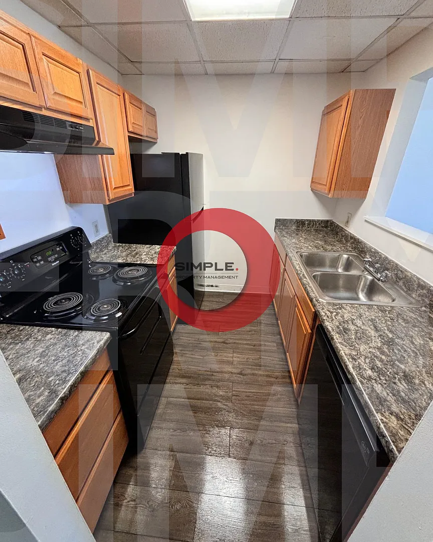 350 Elm Street — Photo 1