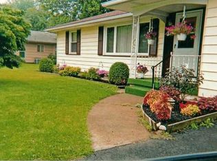 376 Angelus Dr, Rochester, NY 14622