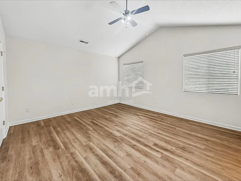 5701 Hiddenlake Dr — Photo 9