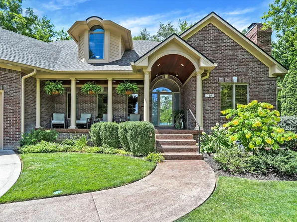 760 Laurel Ave, Zionsville, IN 46077