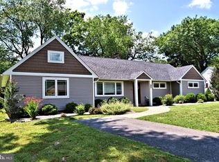 724 Elizabeth Rd, Jenkintown, PA 19046