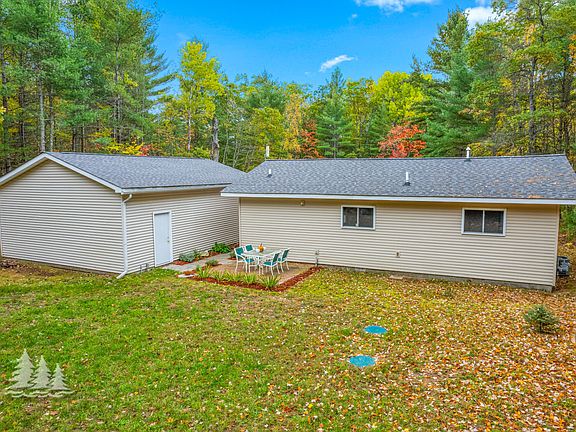 3rd image of 5949 Hillside Dr