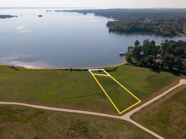 121 Stillwater Ln, Milam, TX 75959