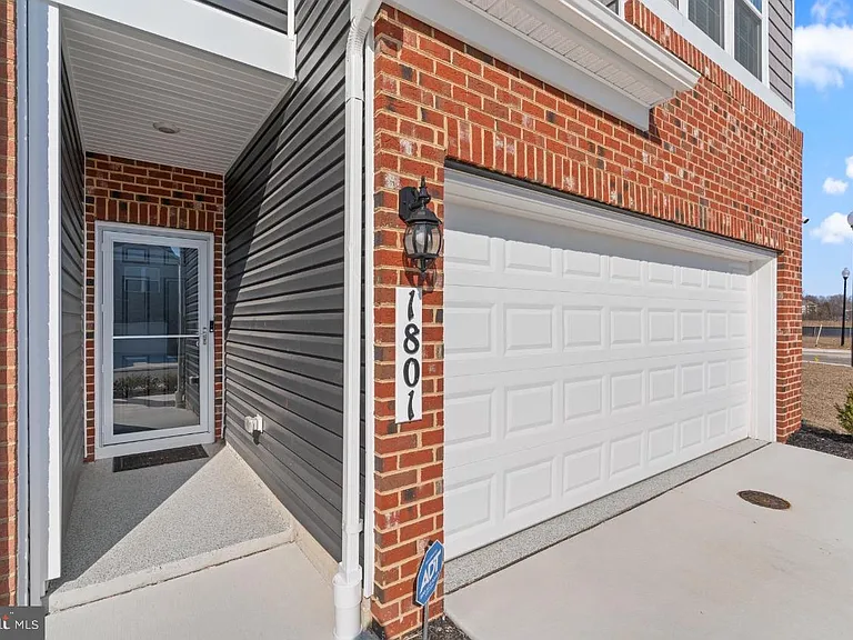 1801 Rankokus Dr — Photo 47