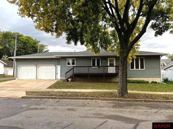 610 10th St N, New Ulm, MN 56073