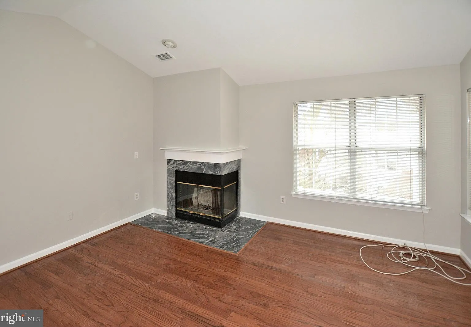 2 bed, 2.0 bath, 1119 sqft, $2,400 — Photo 3