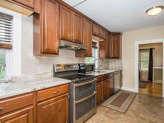 2nd image of 17 Columbus Ave