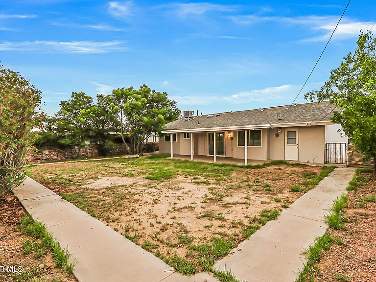 4609 Skylark Way — Photo 35