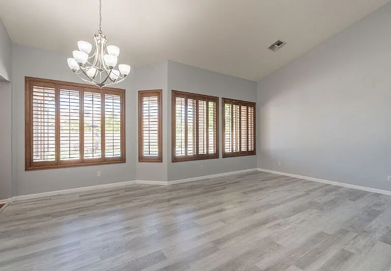 7167 W Abraham Ln — Photo 6