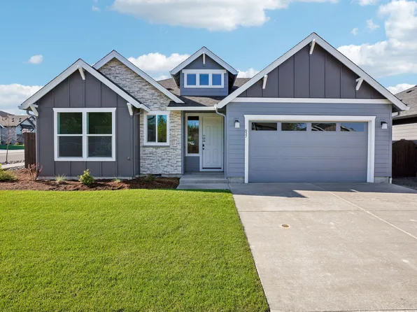 637 NW 29th St, Battle Ground, WA 98604