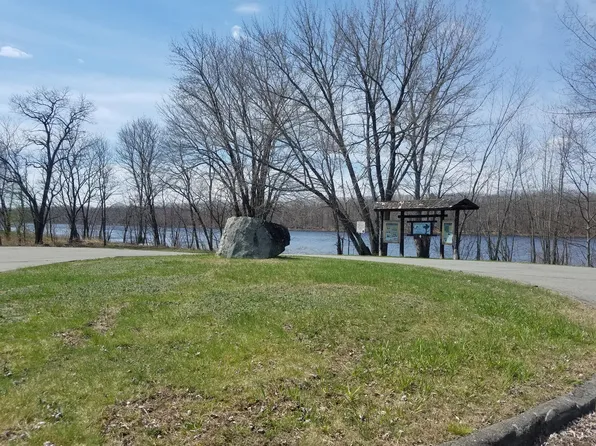 4 Greenfield Road, Milford, ME 04461