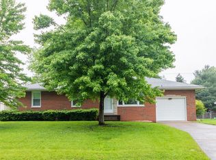 510 Courtesy Ln, Bethalto, IL 62010