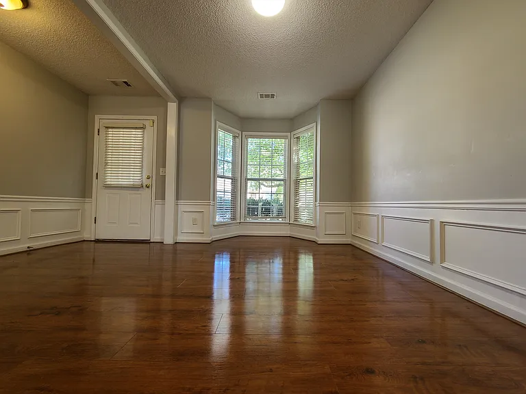 155 Lembeth Ct — Photo 5