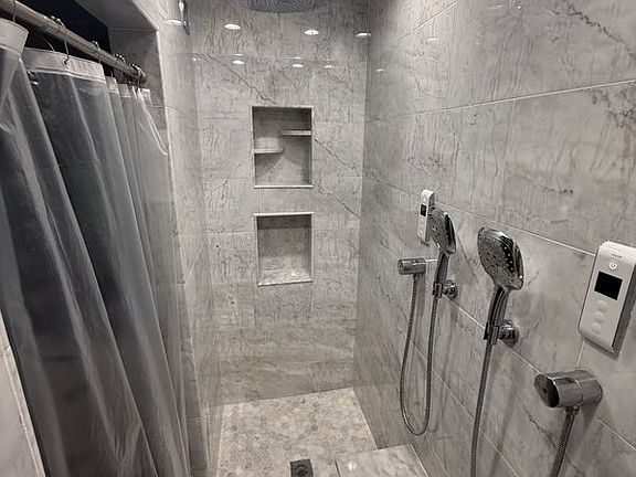 4th image of 268 S Seneca Cir
