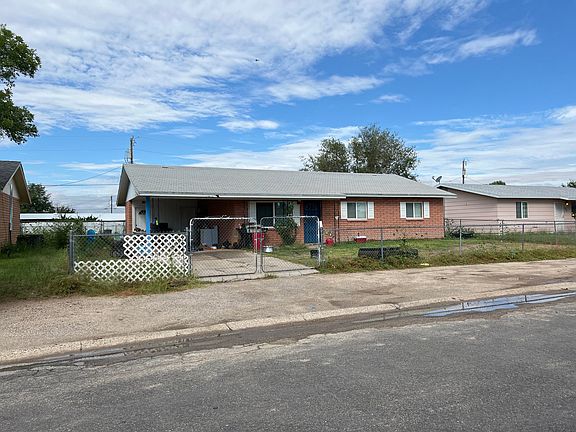 4th image of 804 N Douglas Ave