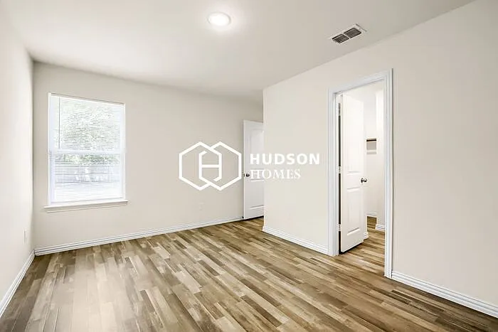 2912 Walnut St — Photo 8