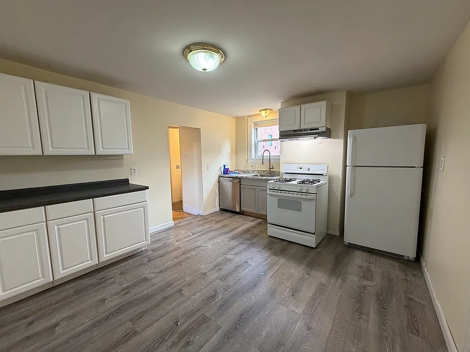 68 Gore St #2