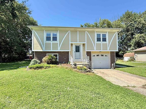 2nd image of 2802 Meadow Wood Dr