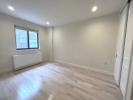 Rented by Akam Sales and Brokerage | media 16