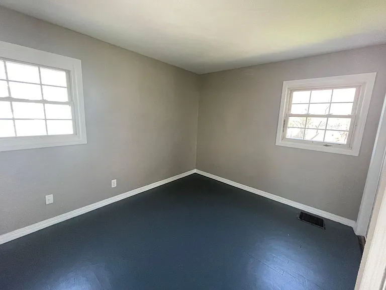 515 Alexander Dr — Photo 6