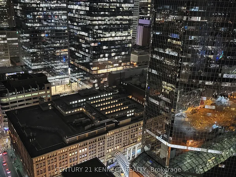 197 Yonge St #3310 — Photo 25