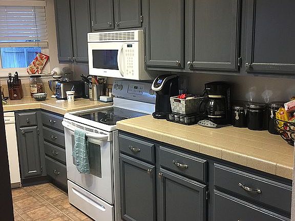 3rd image of 388 Valleywood Dr