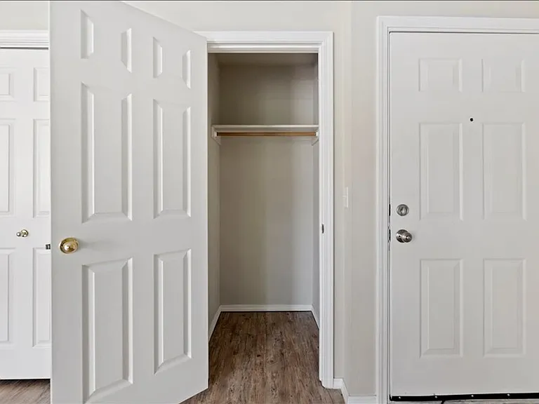 121 N Avenger Ln — Photo 28