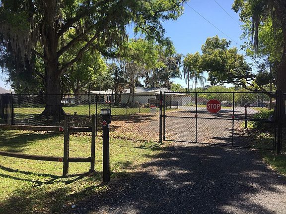 Entrance Gate 1st Ave