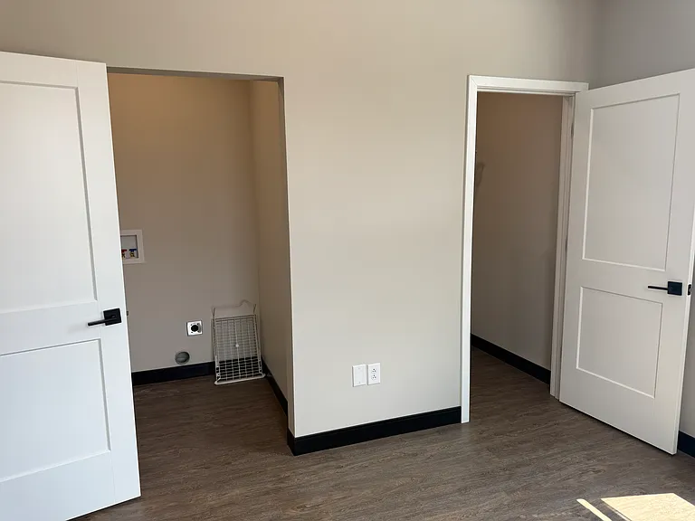 104 E Market St #102 — Photo 6