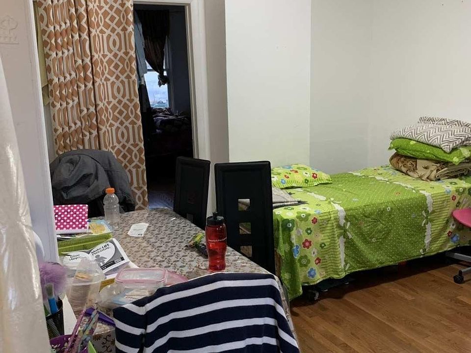 2nd image of 1837 119th St #2
