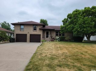 616 E Pearl St, Geneseo, IL 61254