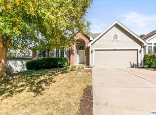 17266 Pine St, Omaha, NE 68130