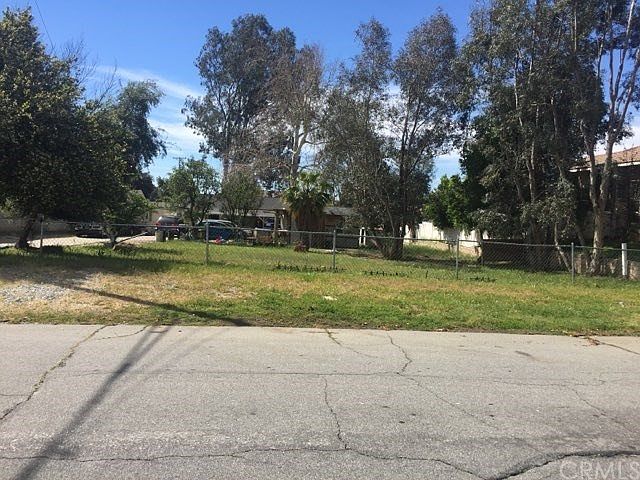 1st image of 2423 Etiwanda Ave