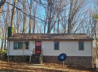 204 Simsbury Ln, Forest, VA 24551