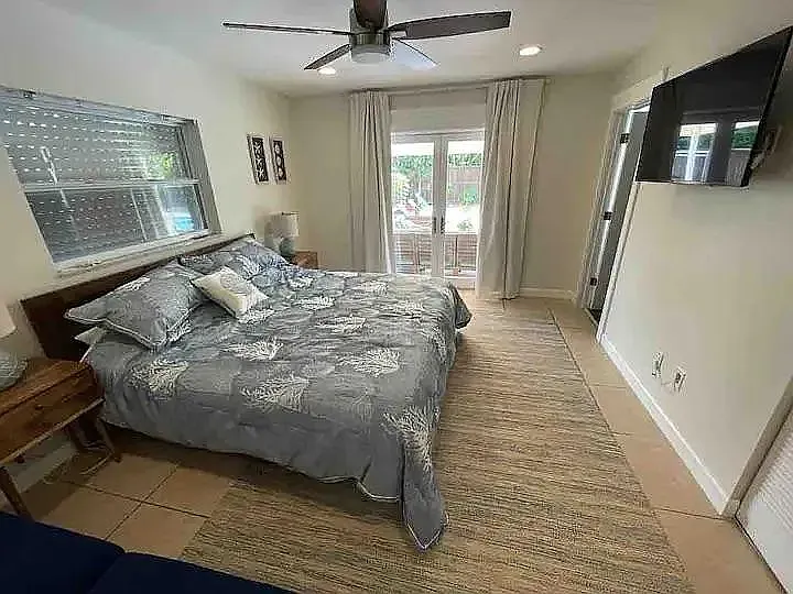 1268 Lake Shore Dr — Photo 15