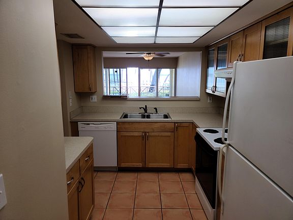 5th image of 1523 NE Chardon St