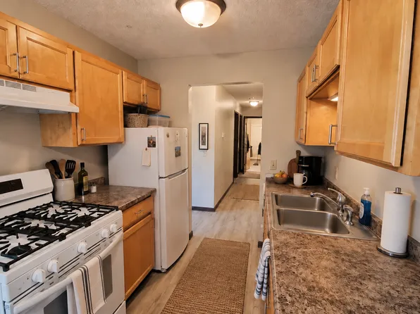 Twin Lakes Apartments, 4259 W Broadway Ave #80da4acec, Minneapolis, MN 55422
