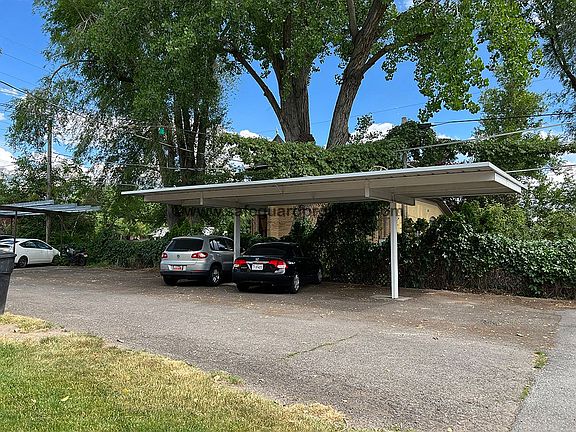 4th image of 1088 E Montclair Dr