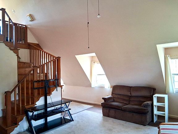 5th image of 14230 Lovers Ln #A