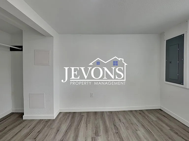 630 N Skyline Dr #B — Photo 21