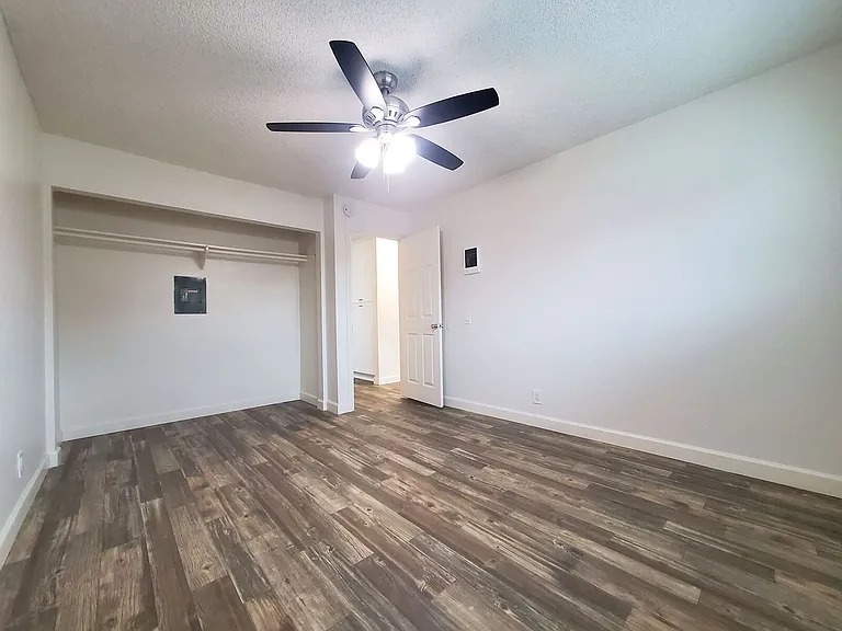 The Pines Apartments — Photo 32