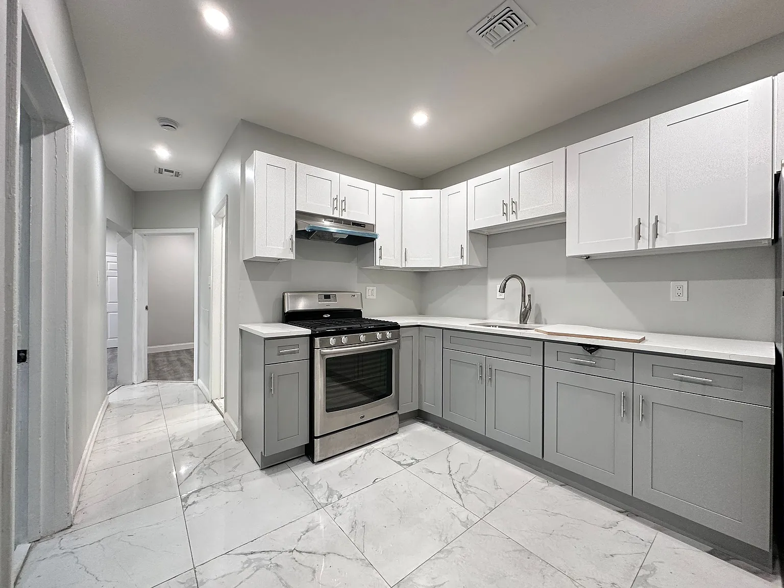 61 Warner Ave — Photo 3